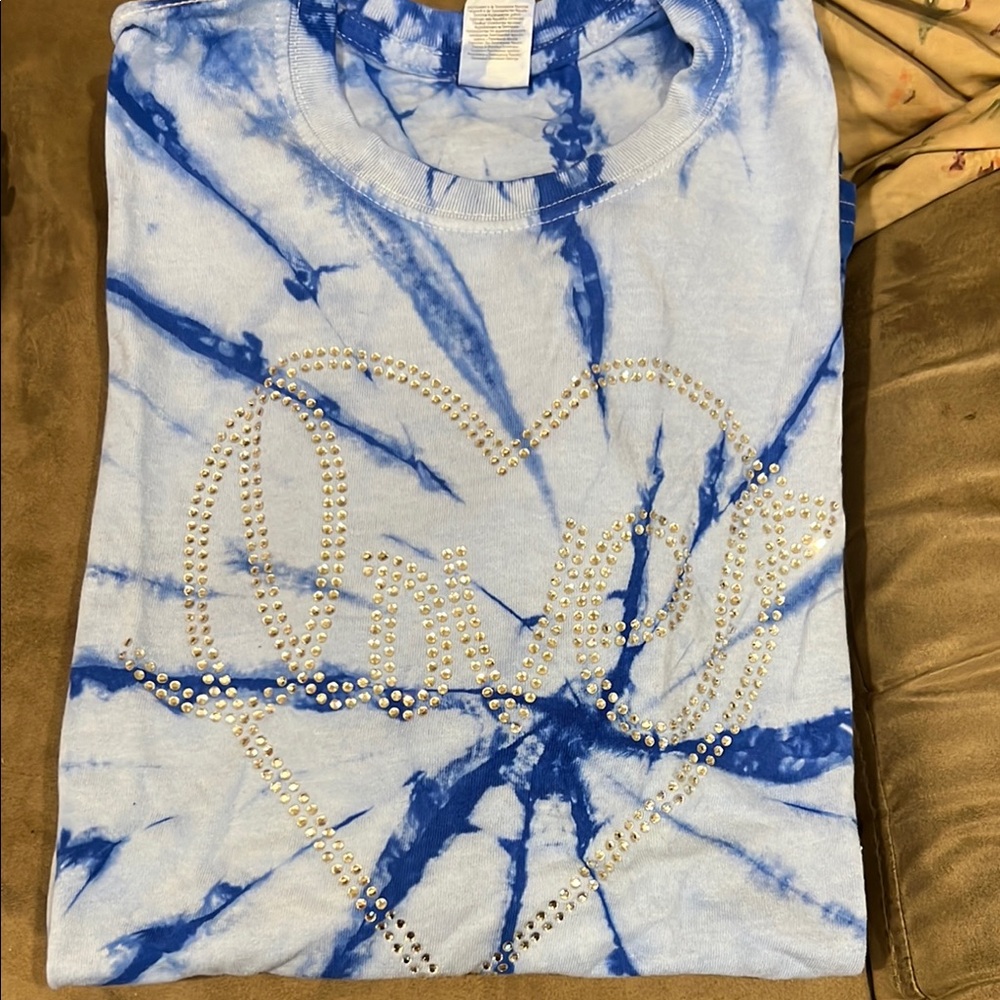 Roadie Couture NWT Blue/White Tie-Dye Short Sleeve Tee with Rhinestone Design.XL